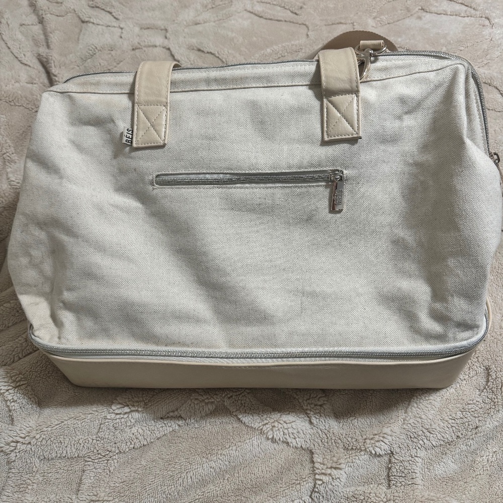 Beis Weekender - image 1